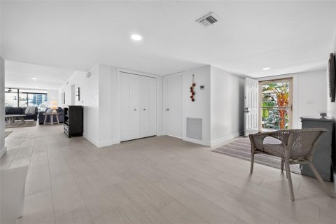 Condo in Punta Gorda, Florida, 3 bedrooms № 2341526 - photo 9