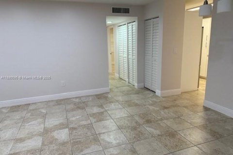 Appartement à louer à Miami, Floride: 2 chambres, 96.8 m2 № 1946642 - photo 19