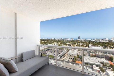 Condo in Miami Beach, Florida, 1 bedroom  № 1955416 - photo 11
