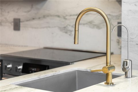 Купить кондоминиум в Майами-Бич, Флорида 1 спальня, 76.18м2, № 1955416 - фото 14