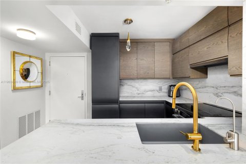 Купить кондоминиум в Майами-Бич, Флорида 1 спальня, 76.18м2, № 1955416 - фото 13