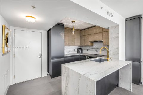 Condo in Miami Beach, Florida, 1 bedroom  № 1955416 - photo 4