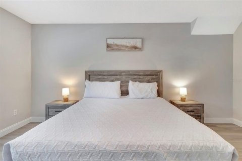 Casa en venta en Kissimmee, Florida, 5 dormitorios, 210.8 m2 № 2221900 - foto 25