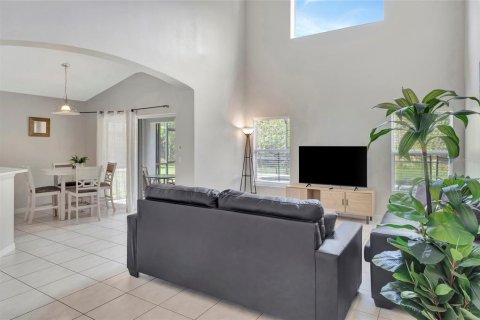Casa en venta en Kissimmee, Florida, 5 dormitorios, 210.8 m2 № 2221900 - foto 21