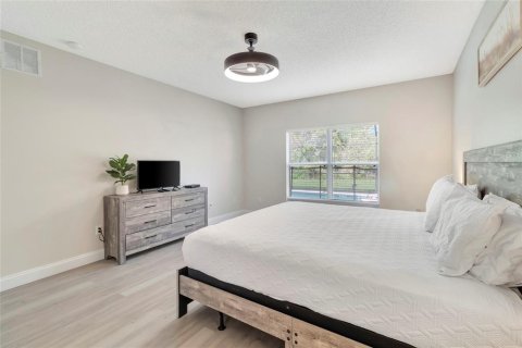 Casa en venta en Kissimmee, Florida, 5 dormitorios, 210.8 m2 № 2221900 - foto 22
