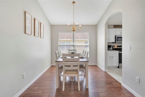 Casa en venta en Kissimmee, Florida, 5 dormitorios, 210.8 m2 № 2221900 - foto 8
