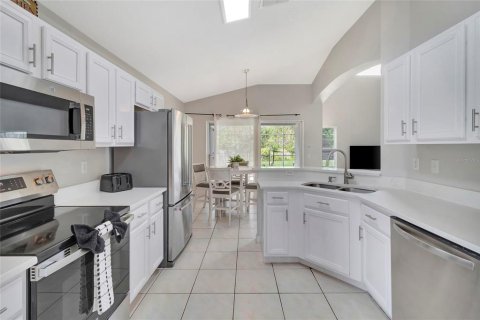 Casa en venta en Kissimmee, Florida, 5 dormitorios, 210.8 m2 № 2221900 - foto 14
