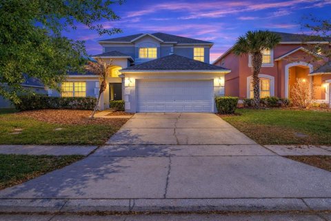 House in Kissimmee, Florida 5 bedrooms, 210.8 sq.m. № 2221900