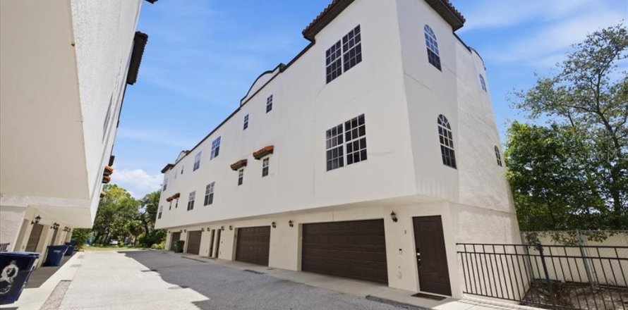 Condo à Tampa, Floride, 3 chambres  № 2150652