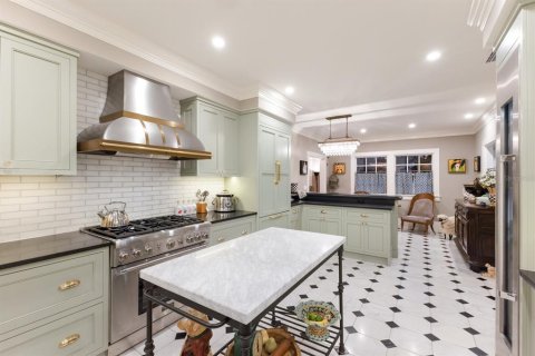 House in Sarasota, Florida 4 bedrooms, 451.23 sq.m. № 2102495 - photo 13
