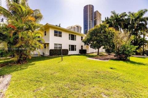 Immobilier commercial à vendre à Sunny Isles Beach, Floride: 185.62 m2 № 1978620 - photo 6
