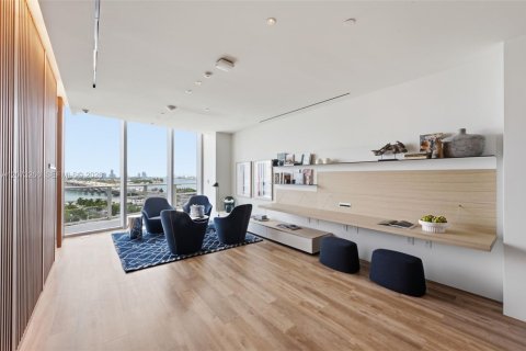 Copropriété à louer à Miami, Floride: 2 chambres, 121.05 m2 № 2307869 - photo 23
