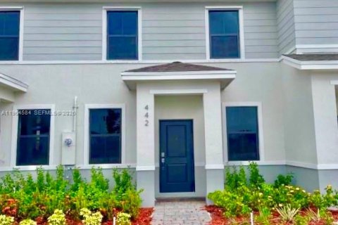 Townhouse in Florida City, Florida 3 bedrooms, 132.66 sq.m. № 2026688