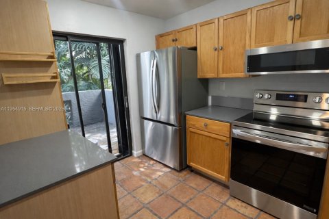 Copropriété à louer à Miami, Floride: 2 chambres, 106.84 m2 № 2009304 - photo 3
