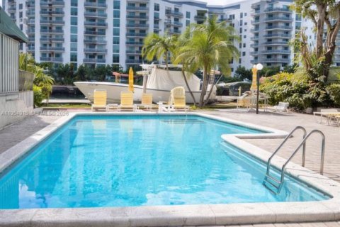 Copropriété à louer à Miami, Floride: 2 chambres, 106.84 m2 № 2009304 - photo 13