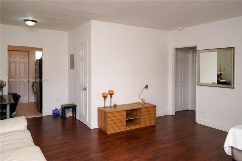 Commercial property in Miami Beach, Florida 532.33 sq.m. № 1814428 - photo 29
