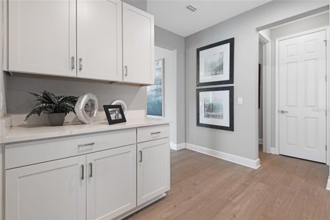 Casa en venta en Weeki Wachee, Florida, 4 dormitorios, 193.33 m2 № 1662696 - foto 9