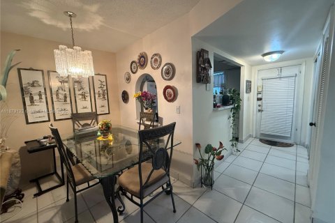 Condo à Sunrise, Floride, 2 chambres  № 2080479