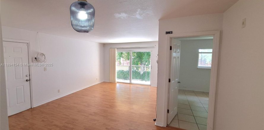 Condo à Lauderhill, Floride, 1 chambre  № 1949253