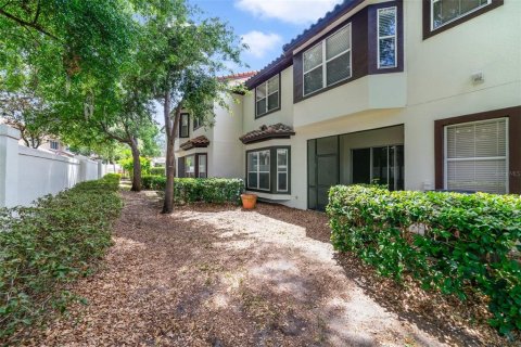 Townhouse in Orlando, Florida 4 bedrooms, 263.47 sq.m. № 1680936 - photo 2