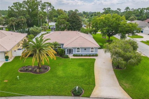 House in Palm Coast, Florida 3 bedrooms, 175.49 sq.m. № 1870591 - photo 2
