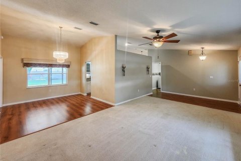 House in Palm Coast, Florida 3 bedrooms, 175.49 sq.m. № 1870591 - photo 5