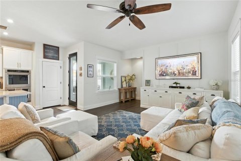 House in Winter Garden, Florida 4 bedrooms, 197.7 sq.m. № 1808018 - photo 16