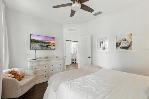 House in Winter Garden, Florida 4 bedrooms, 197.7 sq.m. № 1808018 - photo 5