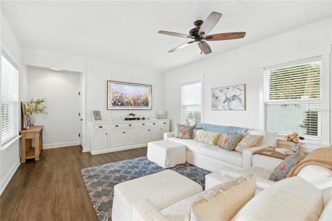 House in Winter Garden, Florida 4 bedrooms, 197.7 sq.m. № 1808018 - photo 3