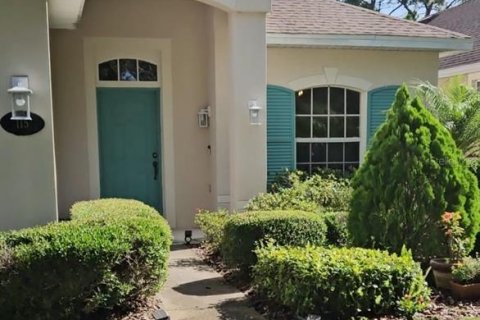 House in DeLand, Florida 3 bedrooms, 164.72 sq.m. № 2318703 - photo 2