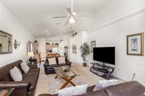 House in Davenport, Florida 4 bedrooms, 182.27 sq.m. № 1751886 - photo 4