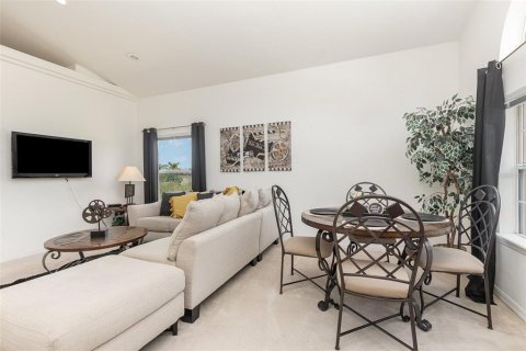 House in Davenport, Florida 4 bedrooms, 182.27 sq.m. № 1751886 - photo 6