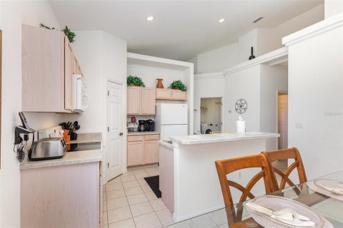 House in Davenport, Florida 4 bedrooms, 182.27 sq.m. № 1751886 - photo 8