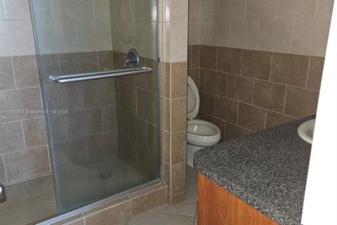 Apartamento en alquiler en Hialeah Gardens, Florida, 2 dormitorios, 89.19 m2 № 1929552 - foto 18