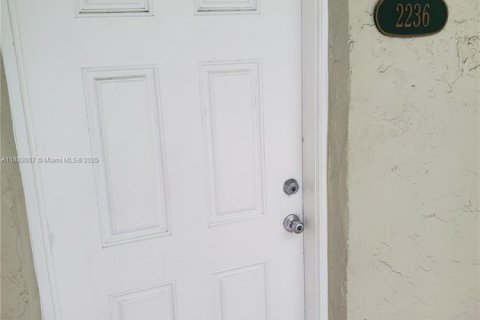 Apartamento en alquiler en Hialeah Gardens, Florida, 2 dormitorios, 89.19 m2 № 1929552 - foto 4