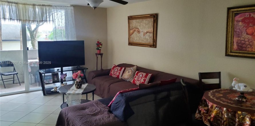 Apartamento en Hialeah Gardens, Florida 2 dormitorios, 89.19 m2 № 1929552