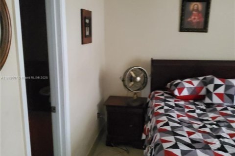 Apartamento en alquiler en Hialeah Gardens, Florida, 2 dormitorios, 89.19 m2 № 1929552 - foto 24