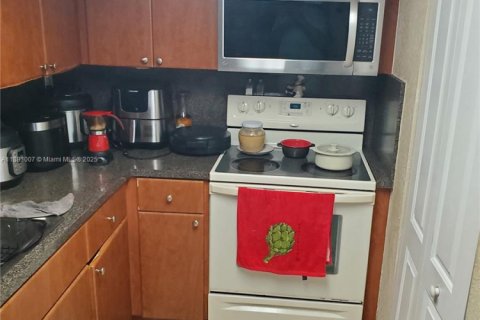 Apartamento en alquiler en Hialeah Gardens, Florida, 2 dormitorios, 89.19 m2 № 1929552 - foto 27