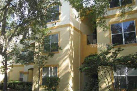 Condo in Tampa, Florida, 1 bedroom  № 1796013 - photo 1