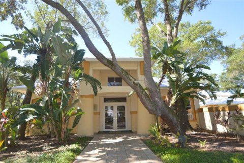 Condo in Tampa, Florida, 1 bedroom  № 1796013 - photo 11