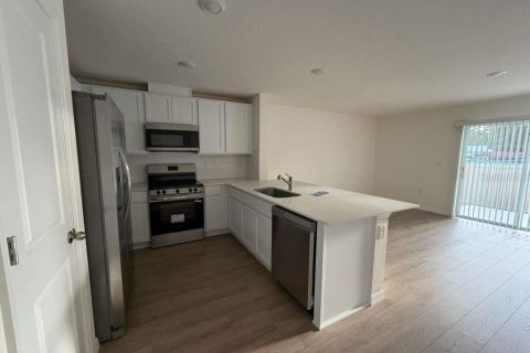 Townhouse in Kissimmee, Florida 3 bedrooms, 135.92 sq.m. № 2120169 - photo 5