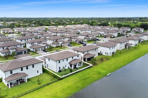 Villa ou maison à vendre à Davie, Floride: 5 chambres, 367.71 m2 № 2388481 - photo 2