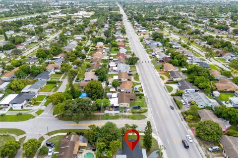House in Miami Gardens, Florida 4 bedrooms, 109.16 sq.m. № 1832278 - photo 30