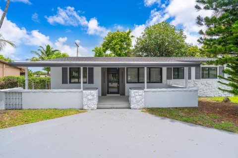 House in Miami Gardens, Florida 4 bedrooms, 109.16 sq.m. № 1832278 - photo 2