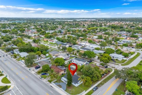 House in Miami Gardens, Florida 4 bedrooms, 109.16 sq.m. № 1832278 - photo 28