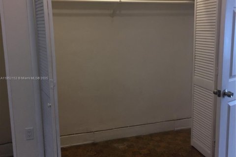 Villa ou maison à louer à Miami, Floride: 2 chambres, 116.13 m2 № 1858766 - photo 9