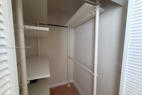 Villa ou maison à louer à Miami, Floride: 2 chambres, 116.13 m2 № 1858766 - photo 26