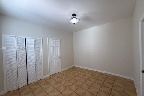 Villa ou maison à louer à Miami, Floride: 2 chambres, 116.13 m2 № 1858766 - photo 20