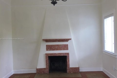 Villa ou maison à louer à Miami, Floride: 2 chambres, 116.13 m2 № 1858766 - photo 4