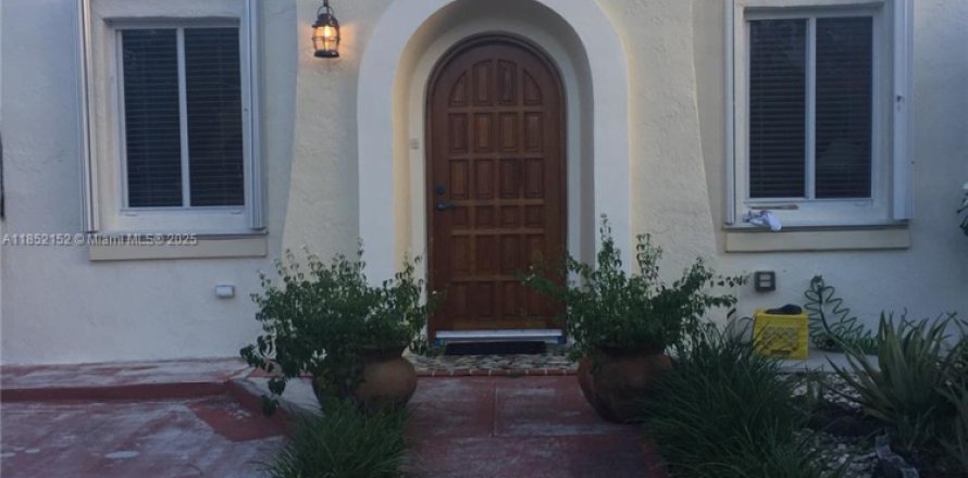 Villa ou maison à Miami, Floride 2 chambres, 116.13 m2 № 1858766